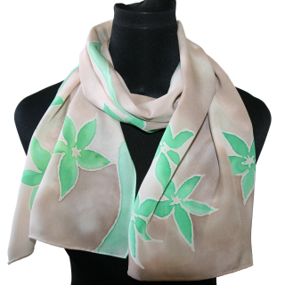 Zelené květy v hnědé - hedvábná šála ručně malovaná